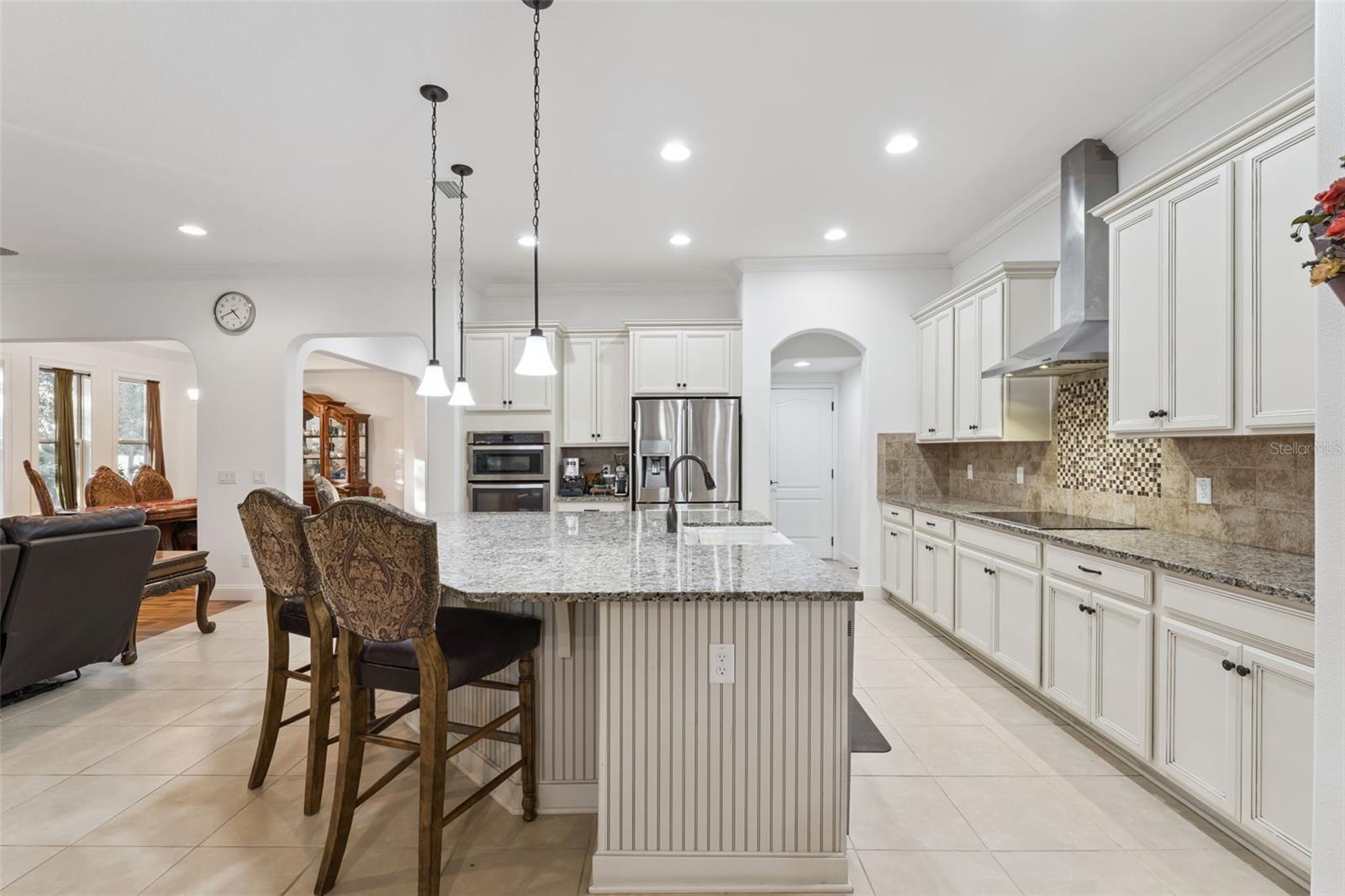 6752 TRELLIS VINE LOOP