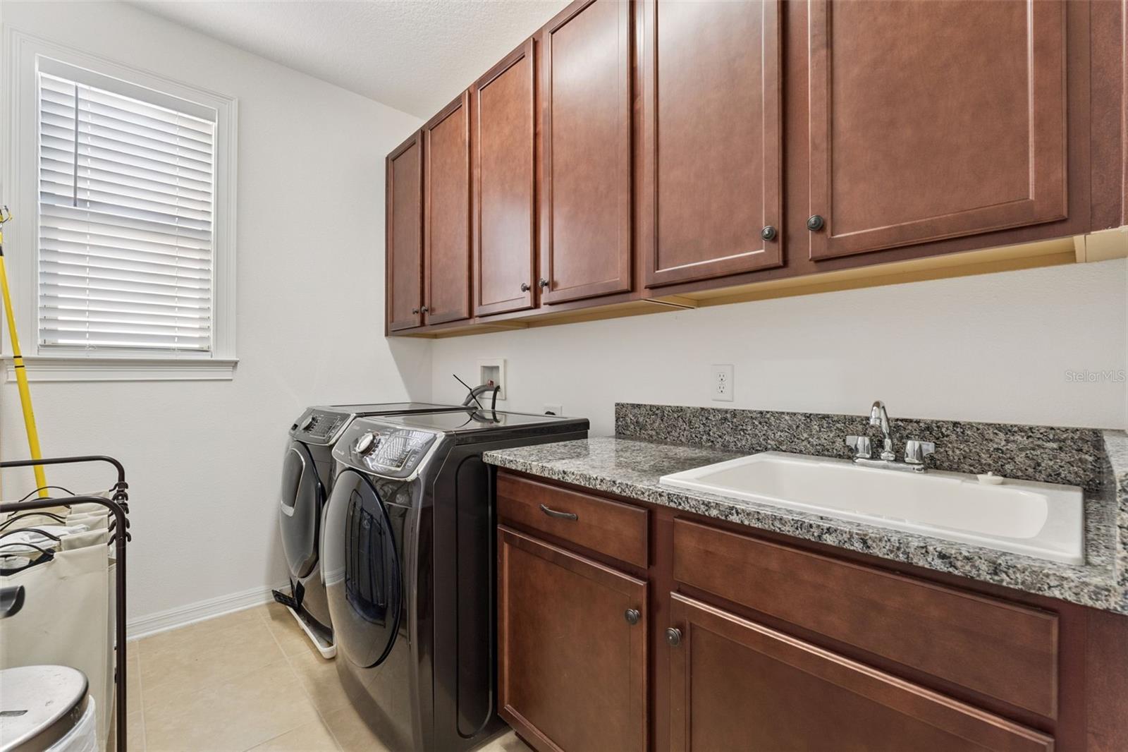 WINDSTONE - Residential