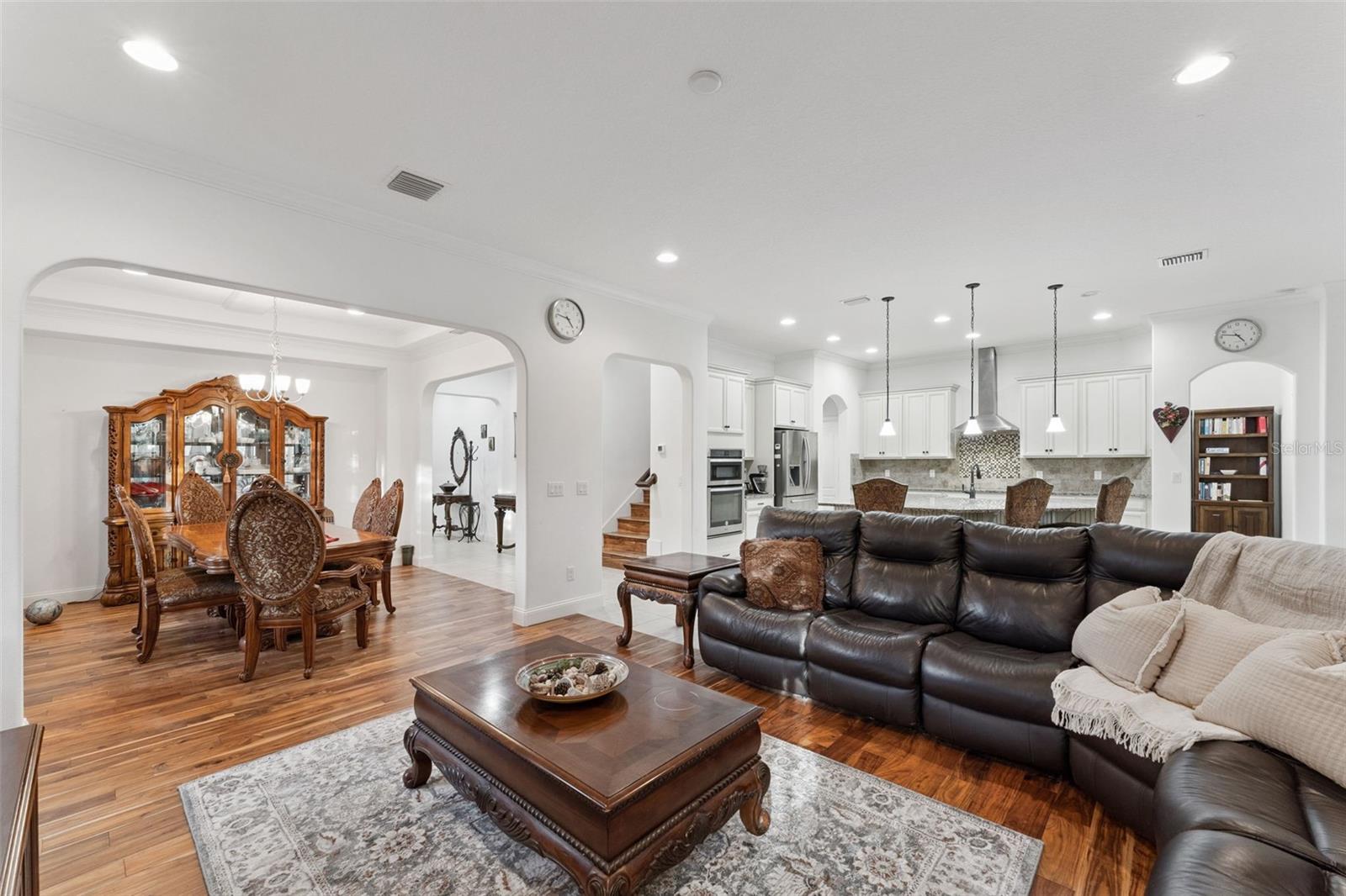 6752 TRELLIS VINE LOOP