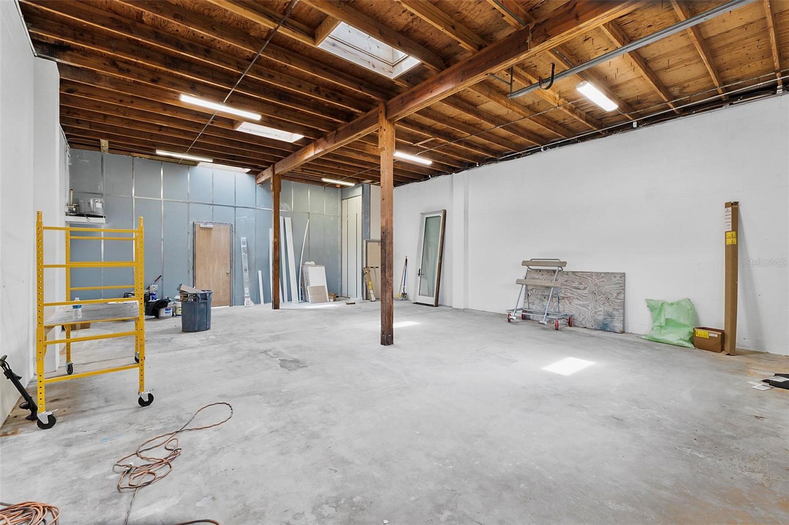 BUENA VISTA SHORES - Commercial Sale