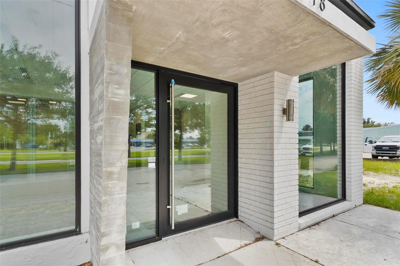 318 N CAUSEWAY