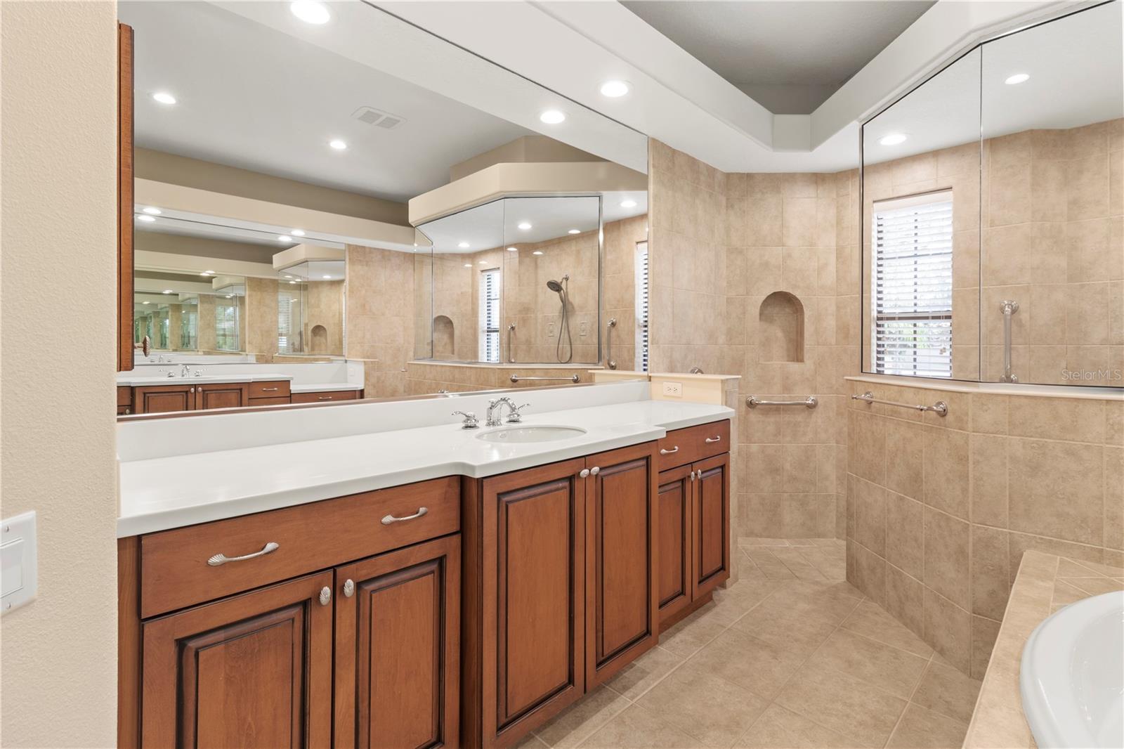 LAKEWOOD RANCH COUNTRY CLUB VILLAGE V&W - Residential Lease