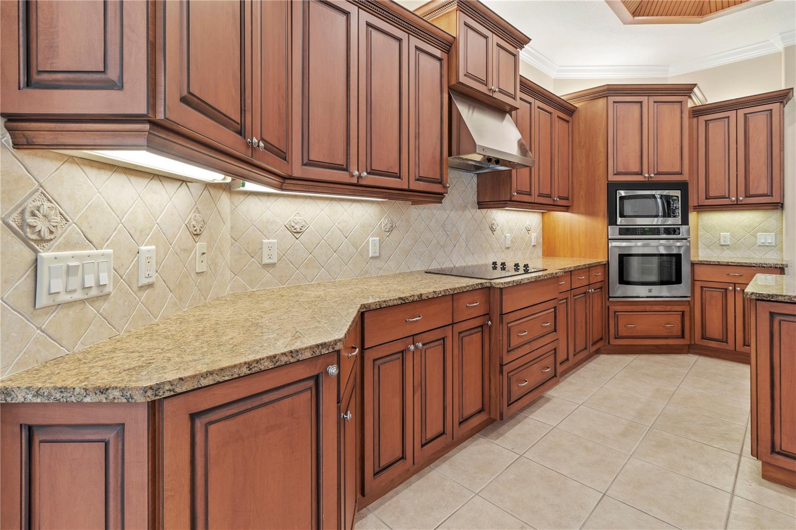 LAKEWOOD RANCH COUNTRY CLUB VILLAGE V&W - Residential Lease