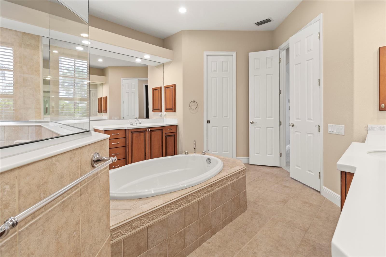 LAKEWOOD RANCH COUNTRY CLUB VILLAGE V&W - Residential Lease