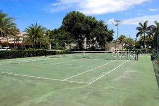 BAY OAKS - Residential