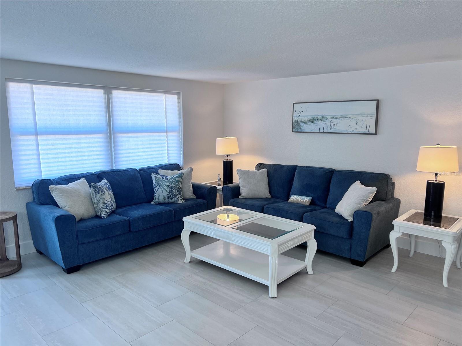 6154 MIDNIGHT PASS ROAD B06