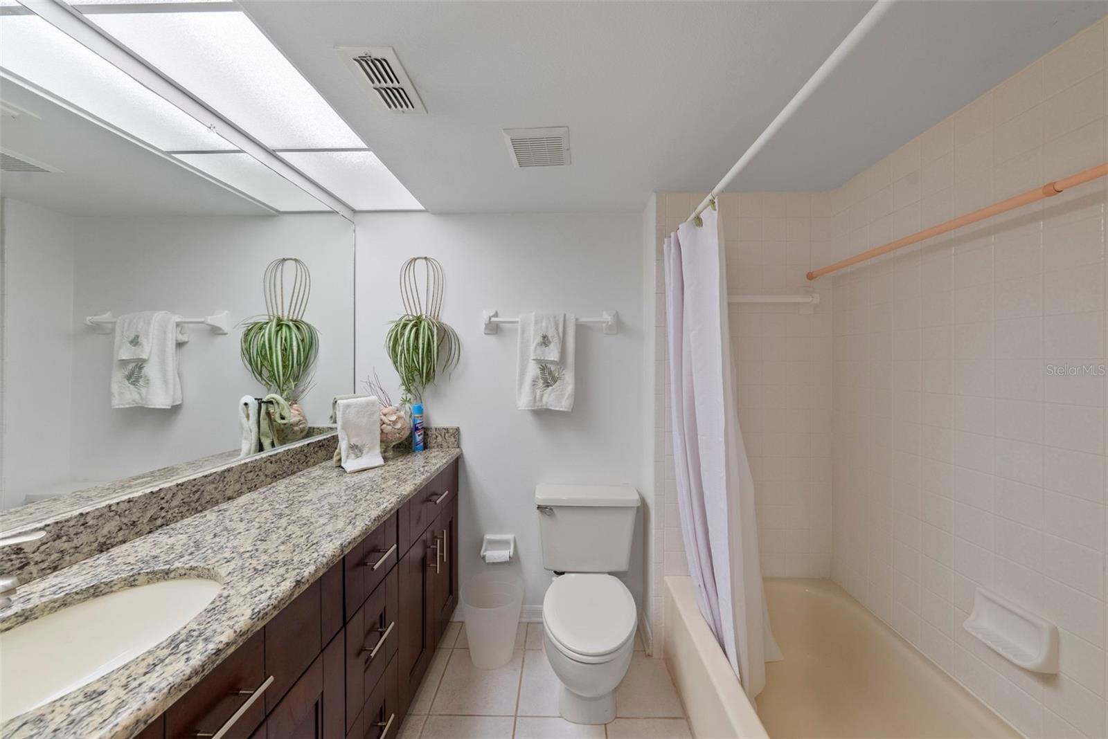 HARBOR GREENS AT YACHT CLUB ESTATES - Residential