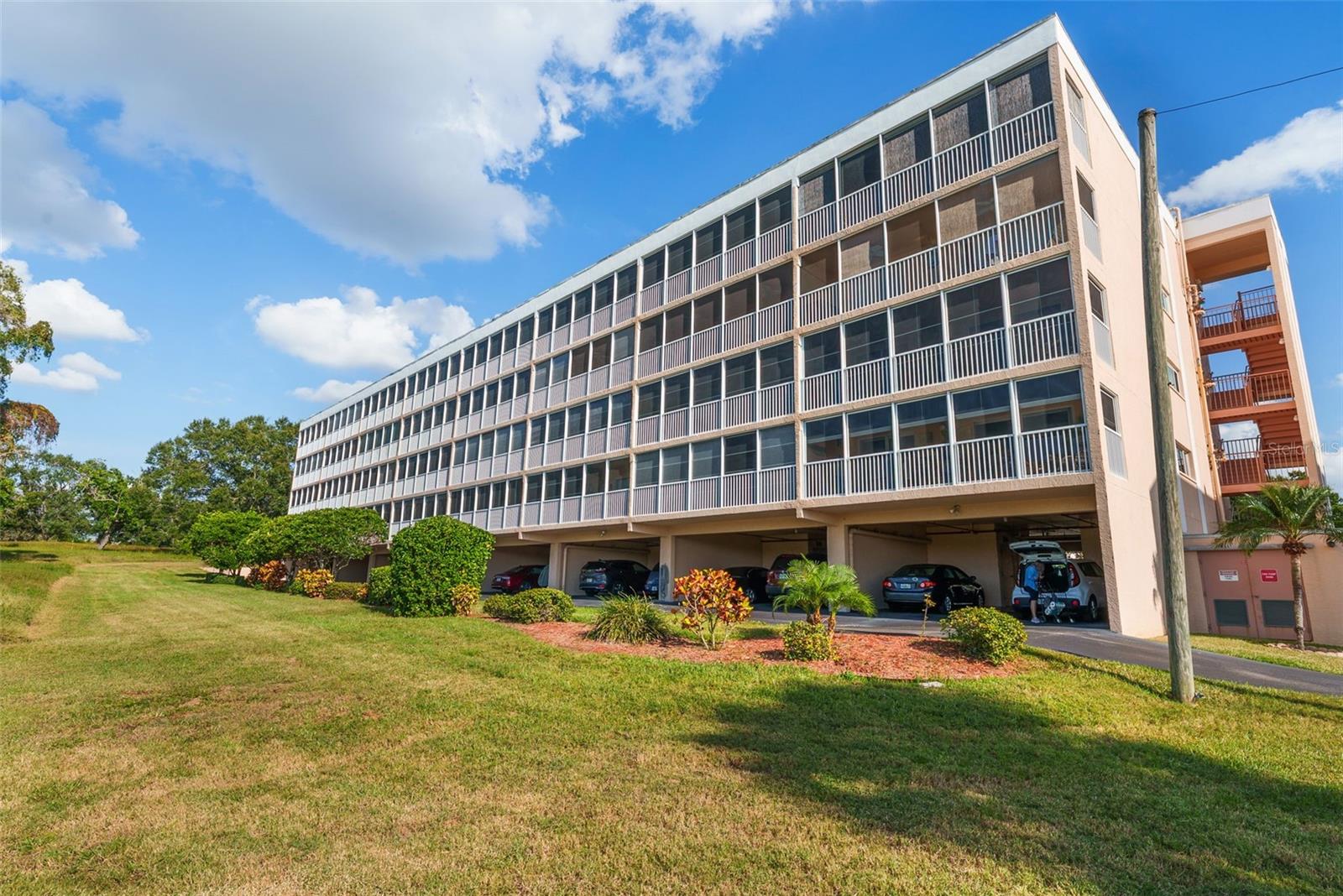 HARBOR GREENS AT YACHT CLUB ESTATES - Residential