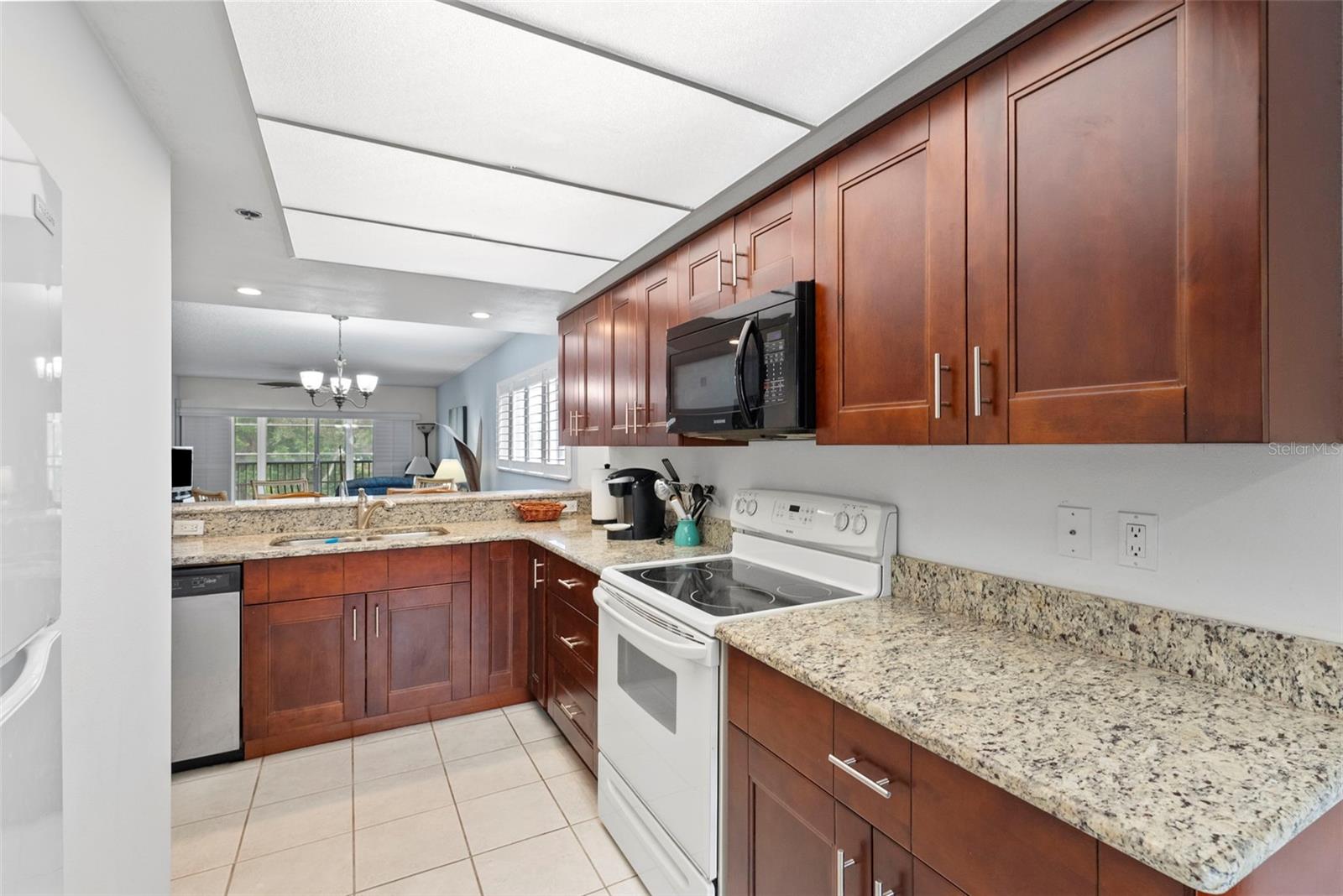 HARBOR GREENS AT YACHT CLUB ESTATES - Residential