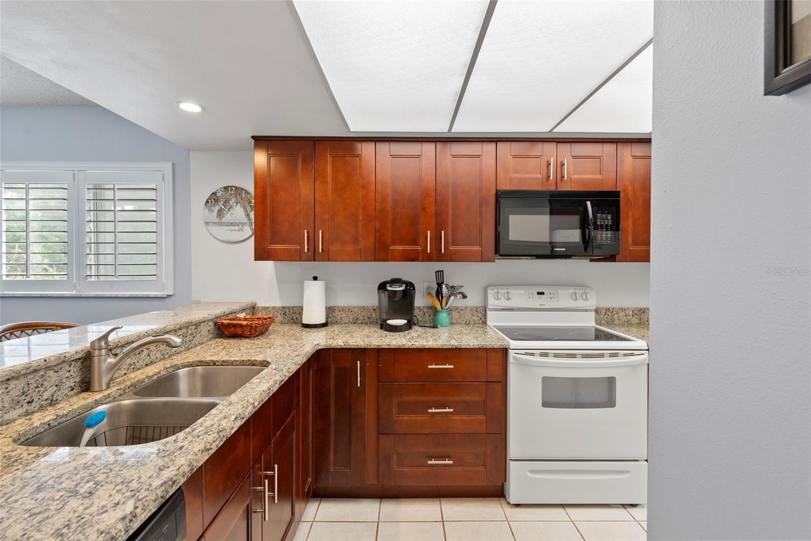 HARBOR GREENS AT YACHT CLUB ESTATES - Residential