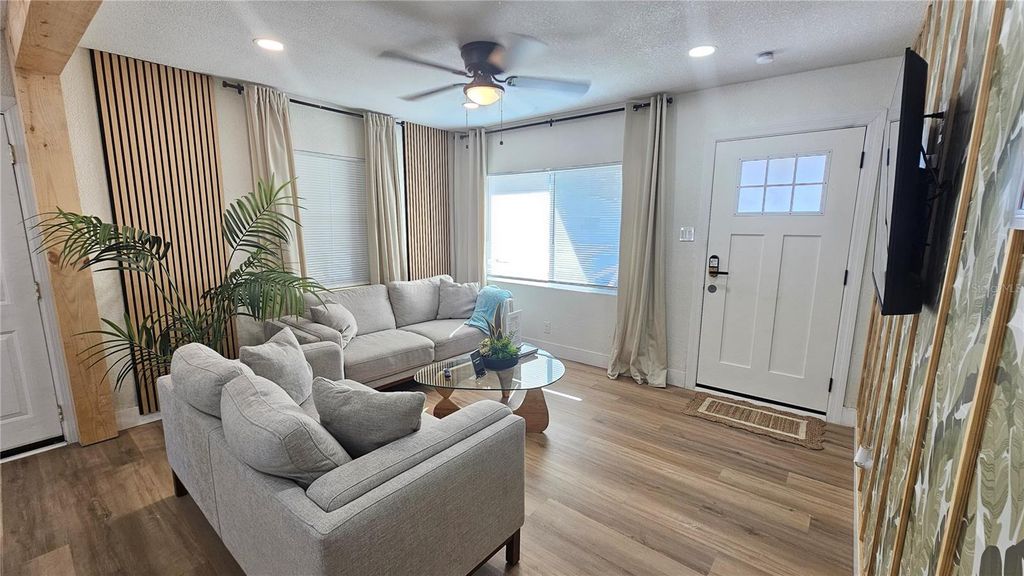 Photo of 3011 W Spruce Street, Tampa, FL 33607 (MLS # TB8520409)