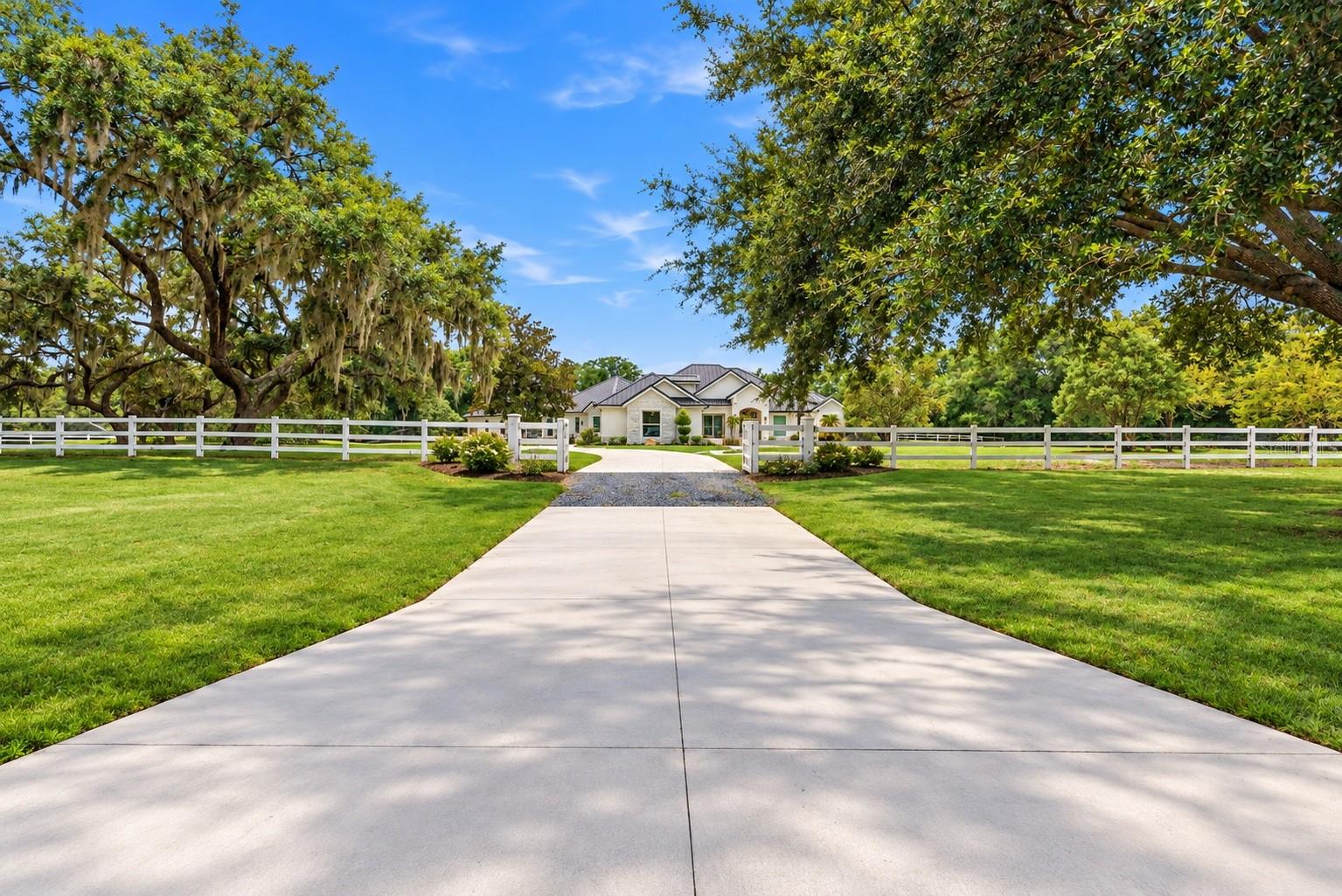 11526 TROTTING DOWN DRIVE