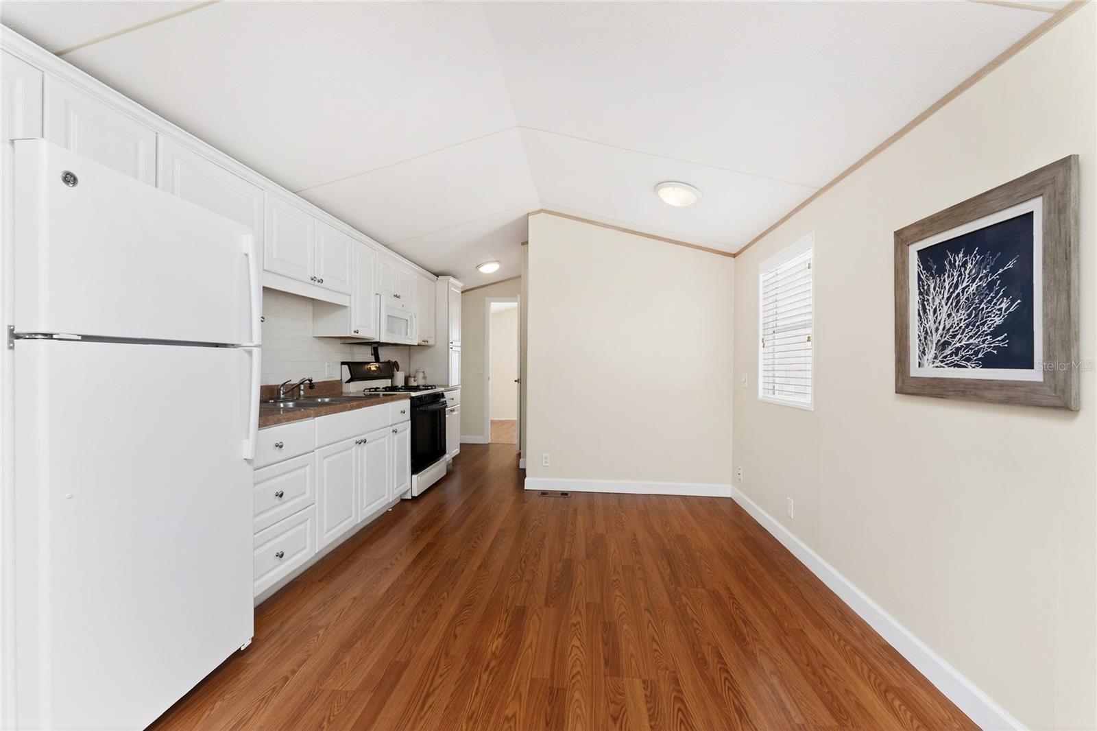 HOLIDAY TRAVEL PARK ENGLEWOOD - Residential