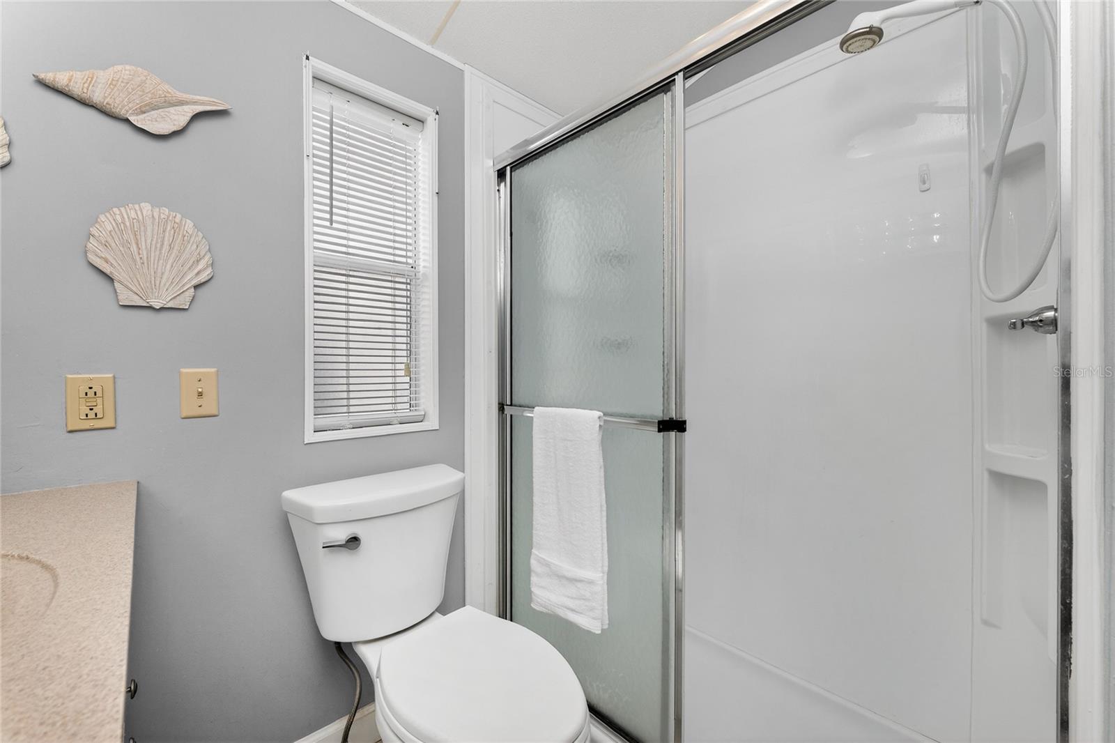 HOLIDAY TRAVEL PARK ENGLEWOOD - Residential