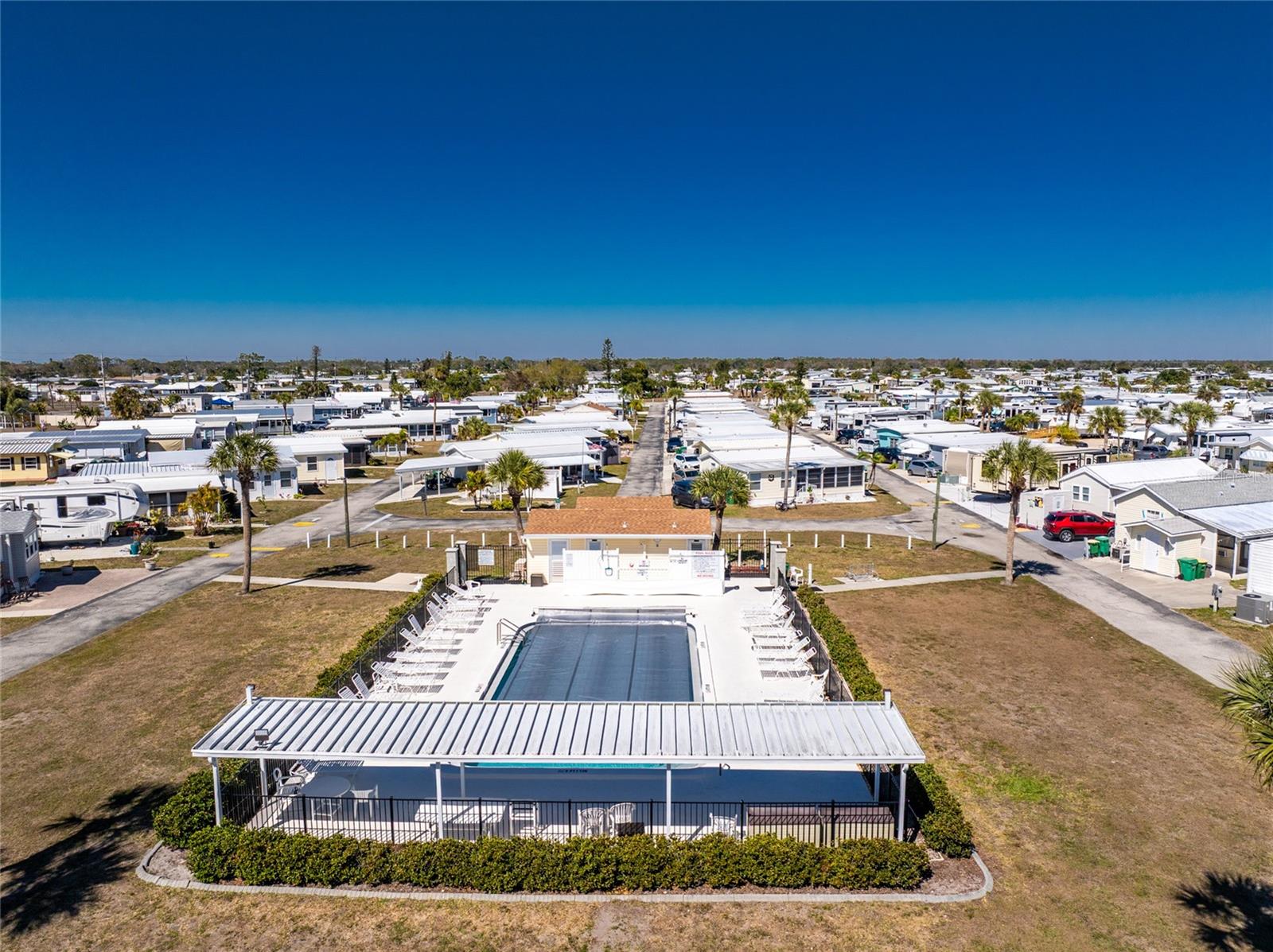 HOLIDAY TRAVEL PARK ENGLEWOOD - Residential