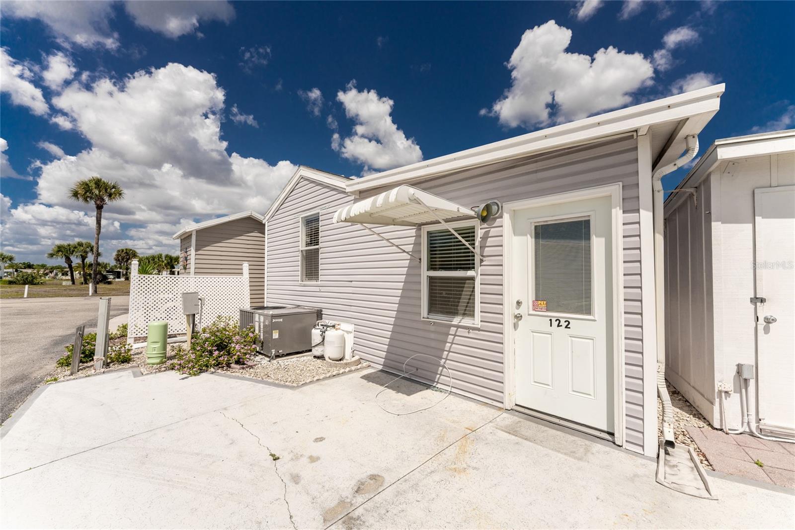 HOLIDAY TRAVEL PARK ENGLEWOOD - Residential