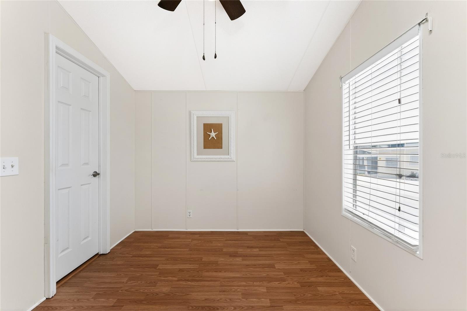 HOLIDAY TRAVEL PARK ENGLEWOOD - Residential