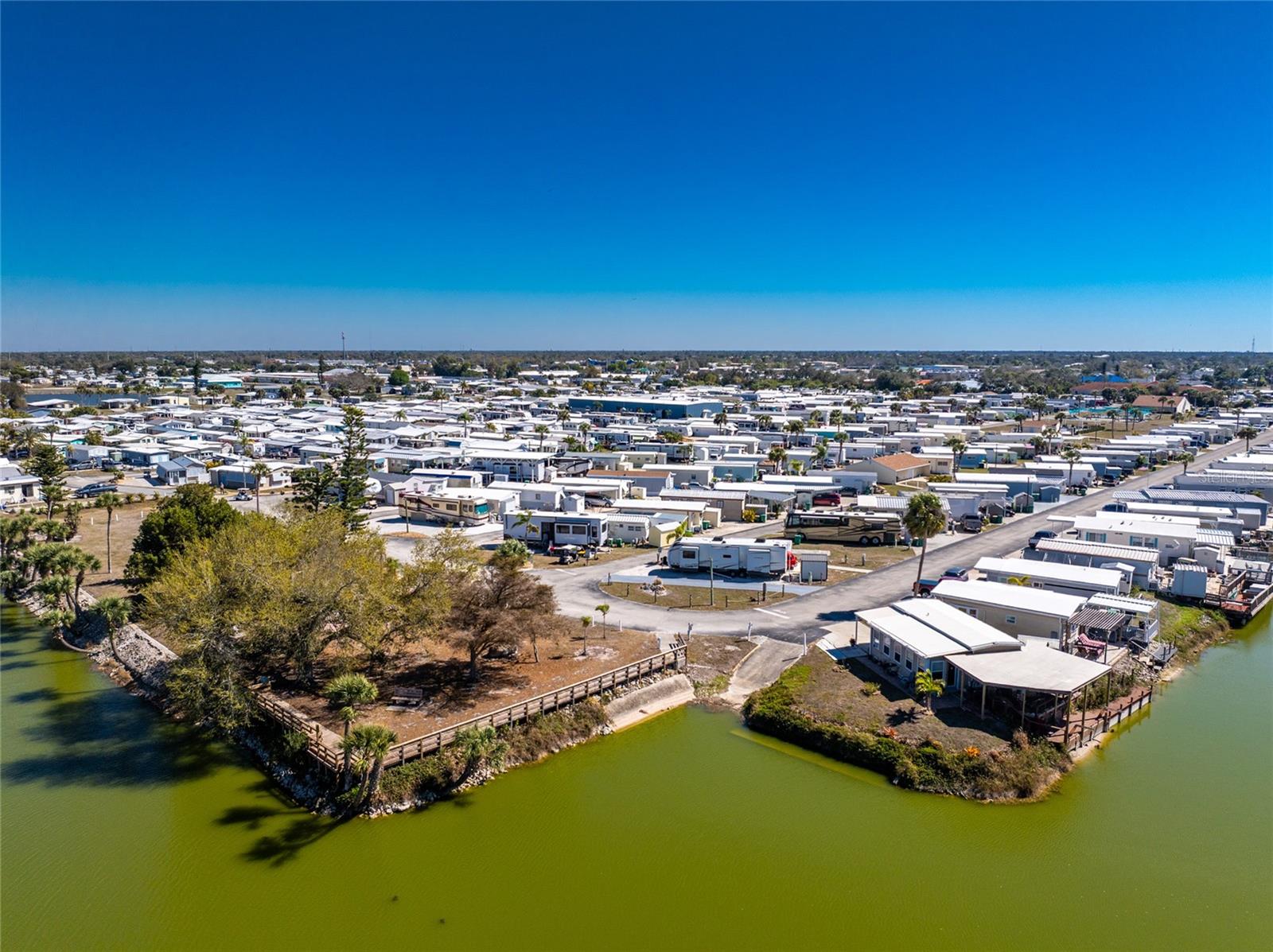 HOLIDAY TRAVEL PARK ENGLEWOOD - Residential