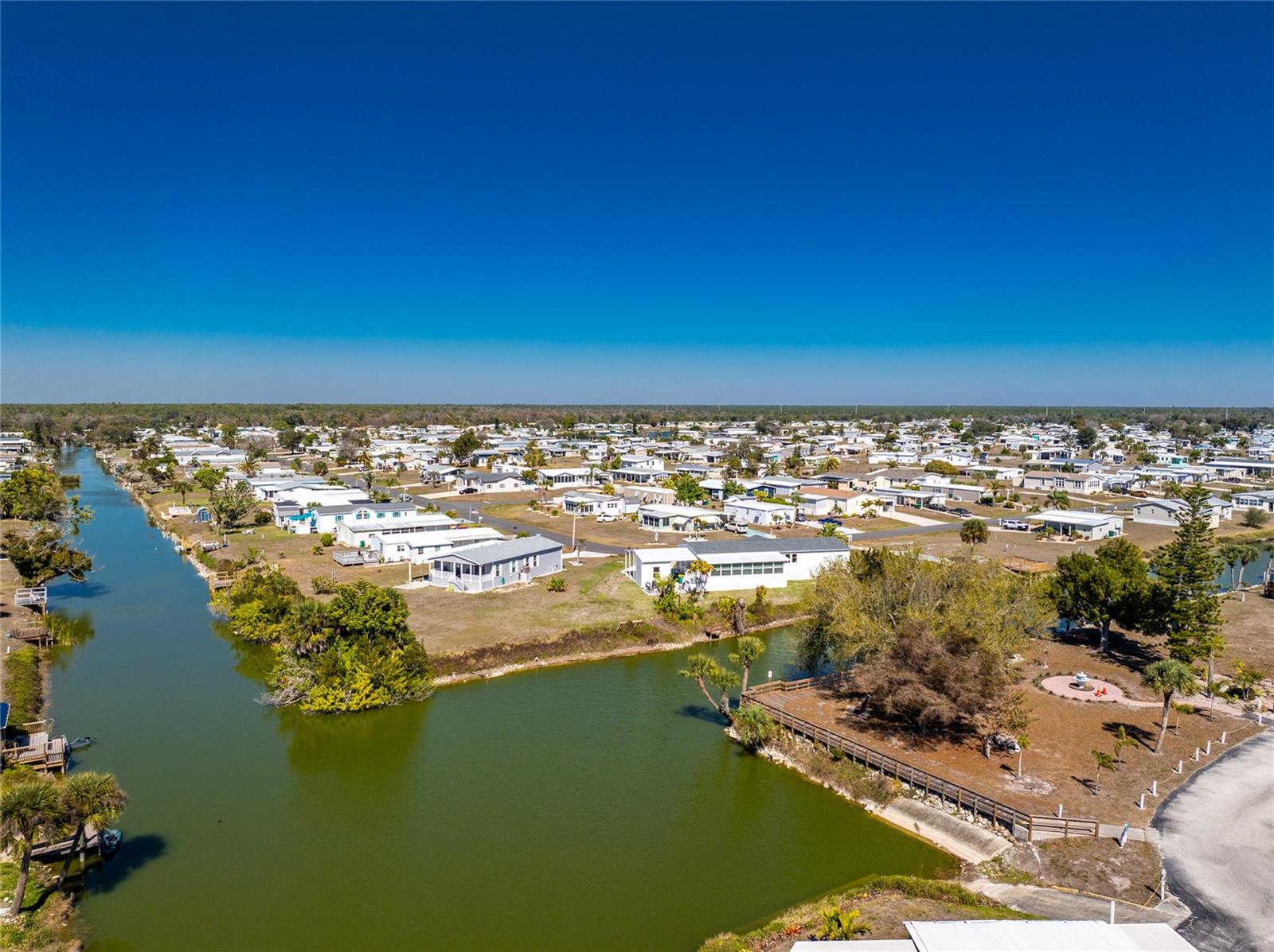 HOLIDAY TRAVEL PARK ENGLEWOOD - Residential