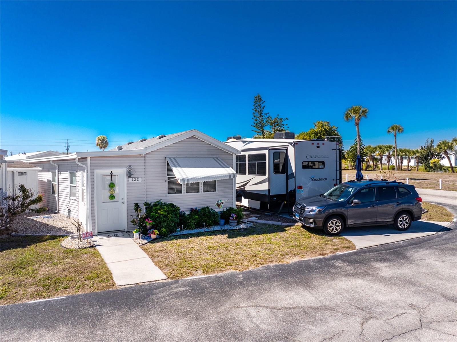 HOLIDAY TRAVEL PARK ENGLEWOOD - Residential