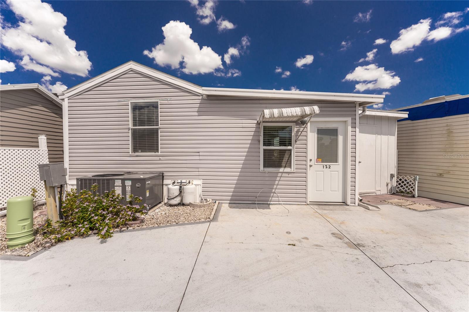 HOLIDAY TRAVEL PARK ENGLEWOOD - Residential