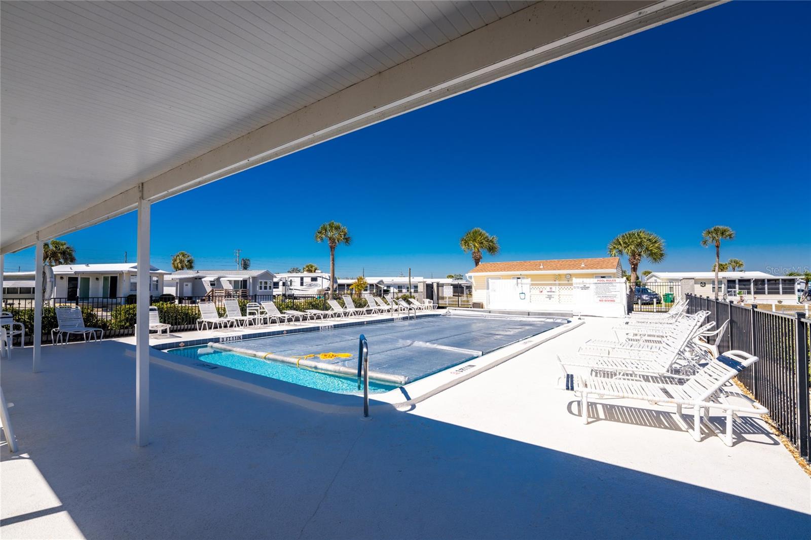 HOLIDAY TRAVEL PARK ENGLEWOOD - Residential