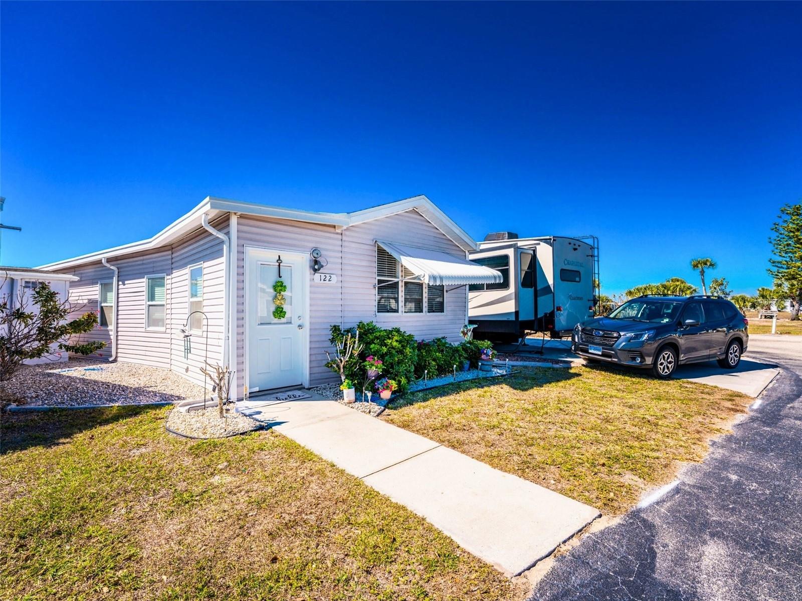 HOLIDAY TRAVEL PARK ENGLEWOOD - Residential