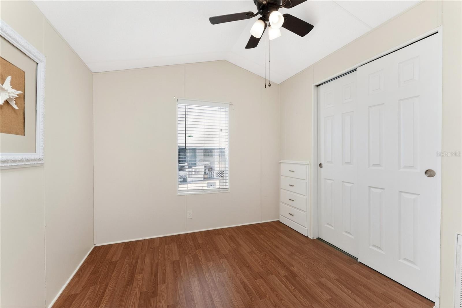 HOLIDAY TRAVEL PARK ENGLEWOOD - Residential