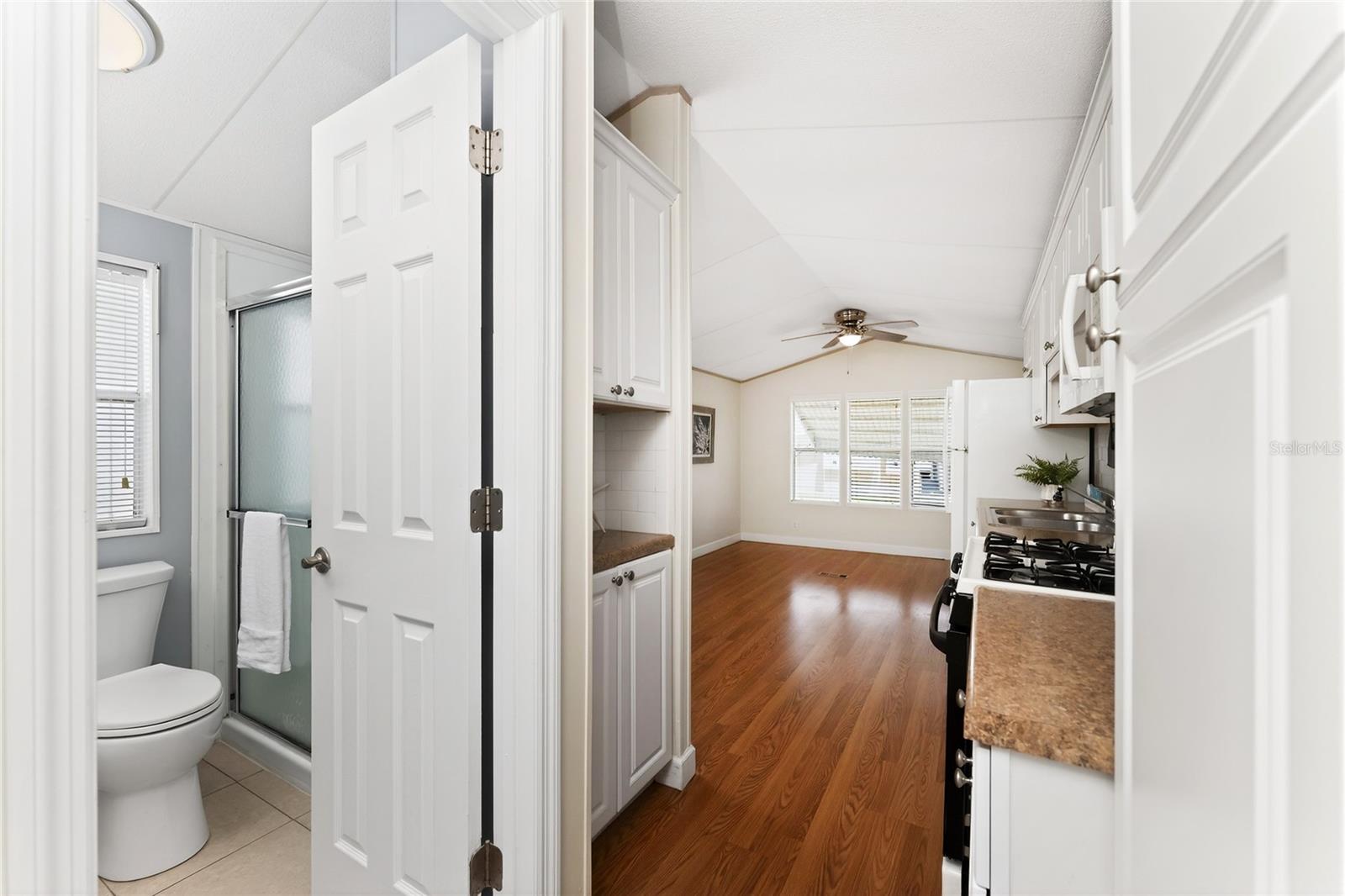 HOLIDAY TRAVEL PARK ENGLEWOOD - Residential