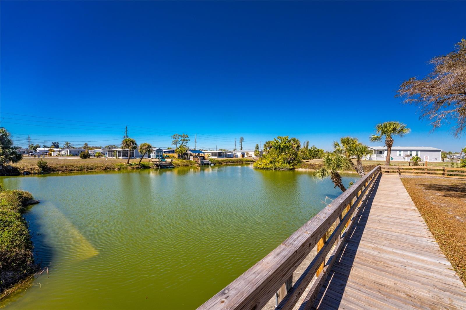 HOLIDAY TRAVEL PARK ENGLEWOOD - Residential