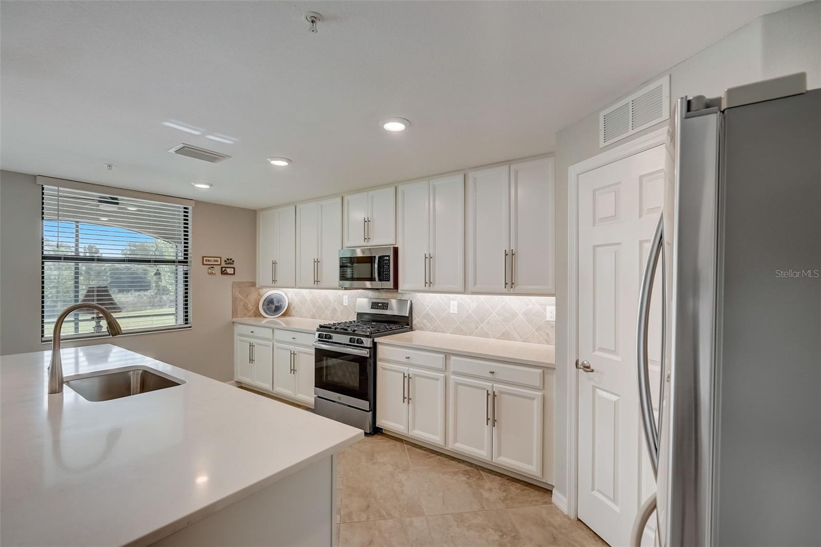 LAKEWOOD NATIONAL - Residential