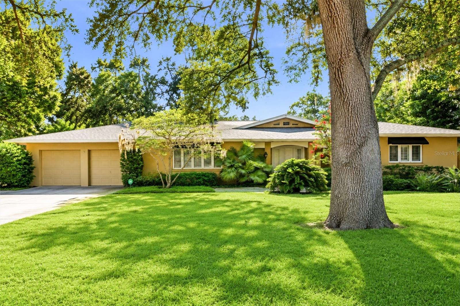 1041 CITRUS AVENUE