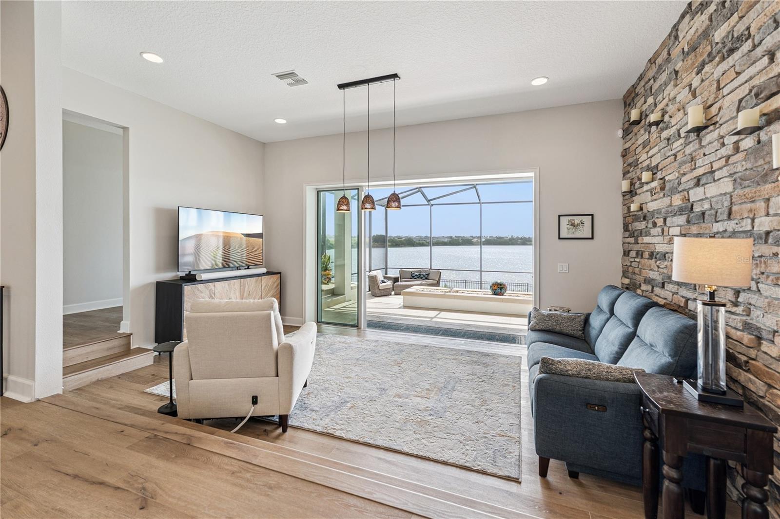 ROGERS LNDG - Residential