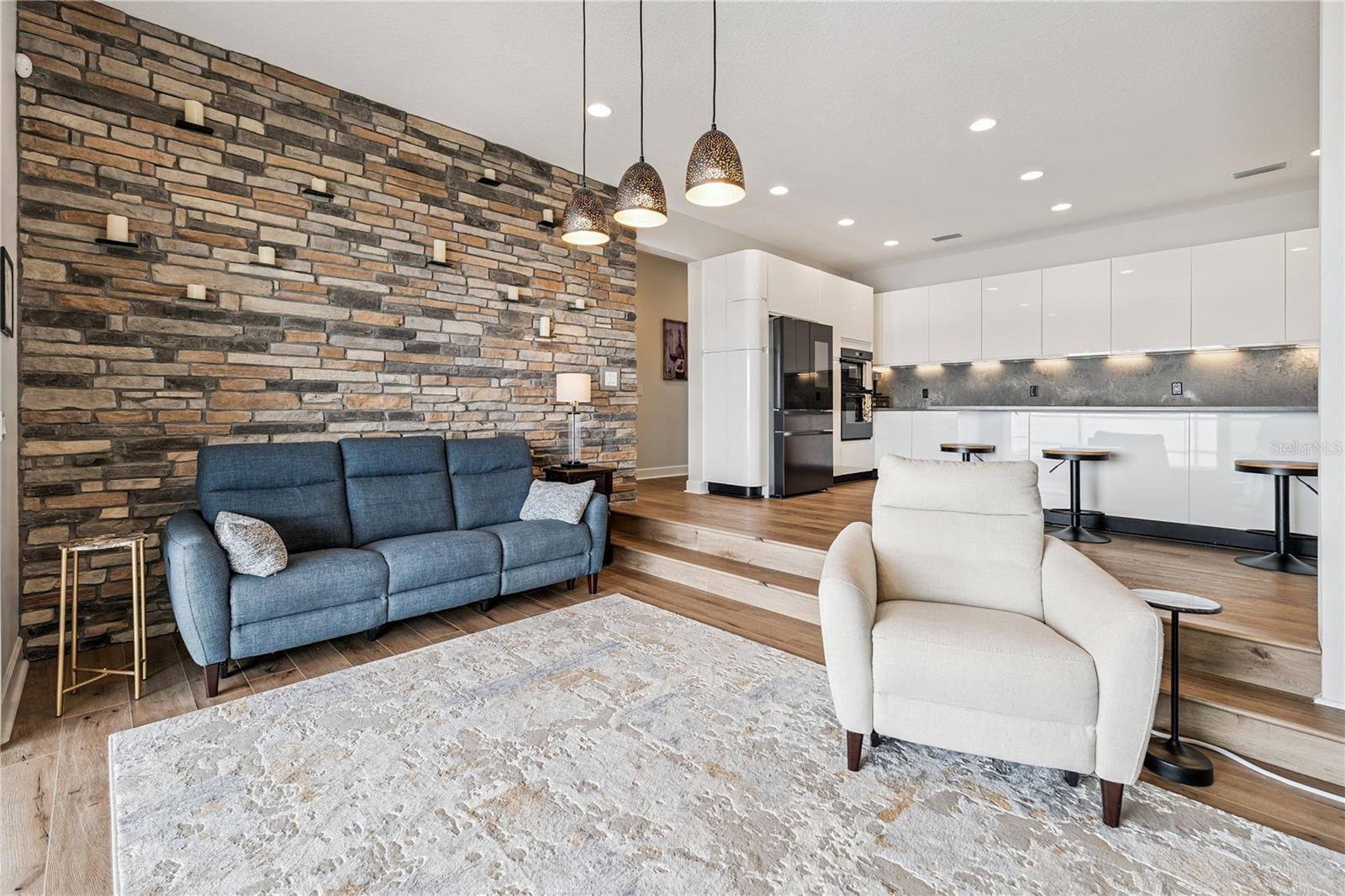 ROGERS LNDG - Residential