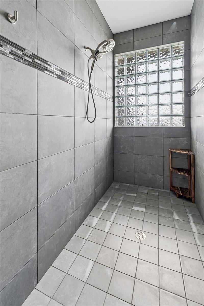 ROGERS LNDG - Residential