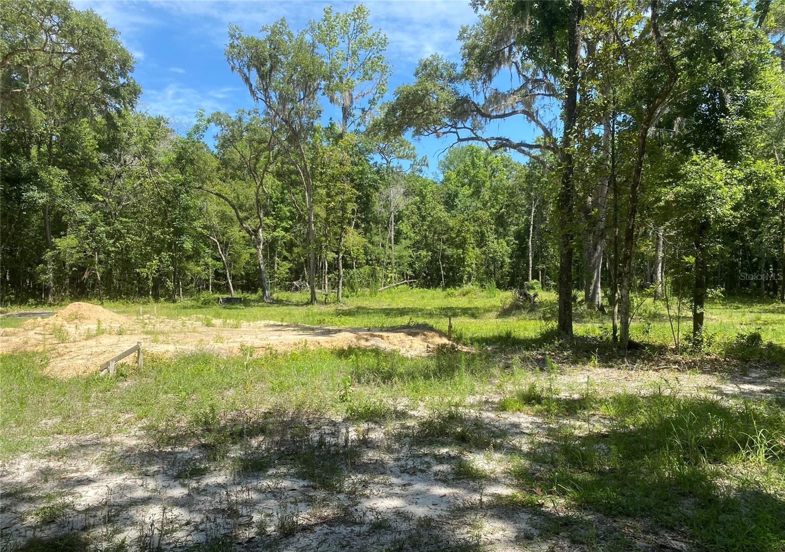 4.5 acres new well with 5HP pump on a 120 gallon water tank with a 30x70 pad ready for concrete. Home site has already been cleared. Don't miss your chance to build your dream home in this highly desirable area offering the peace and serenity of nature while still being close to town.