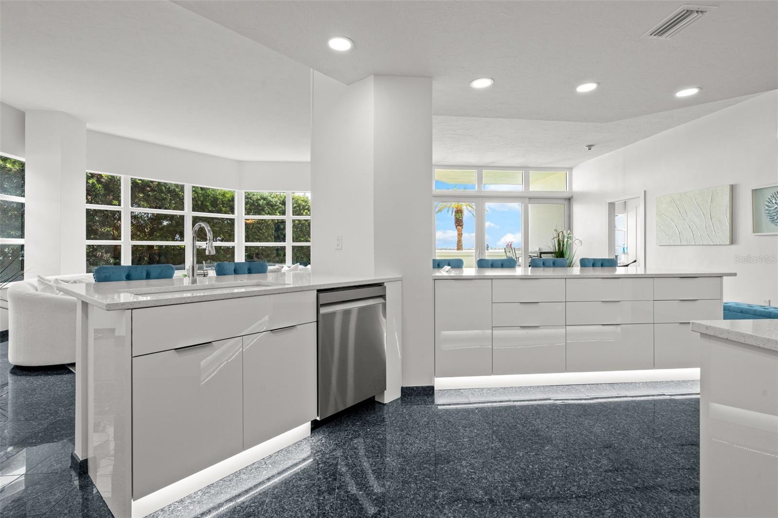CONDO ON THE BAY TOWER II - Residential Lease