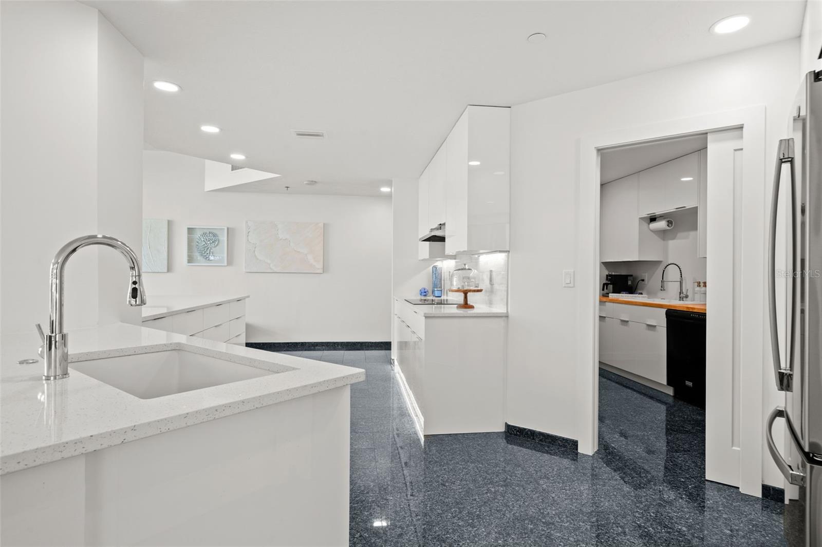 CONDO ON THE BAY TOWER II - Residential Lease