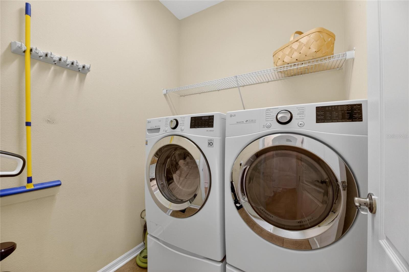 GRAND HAMPTON PH 4 - Residential