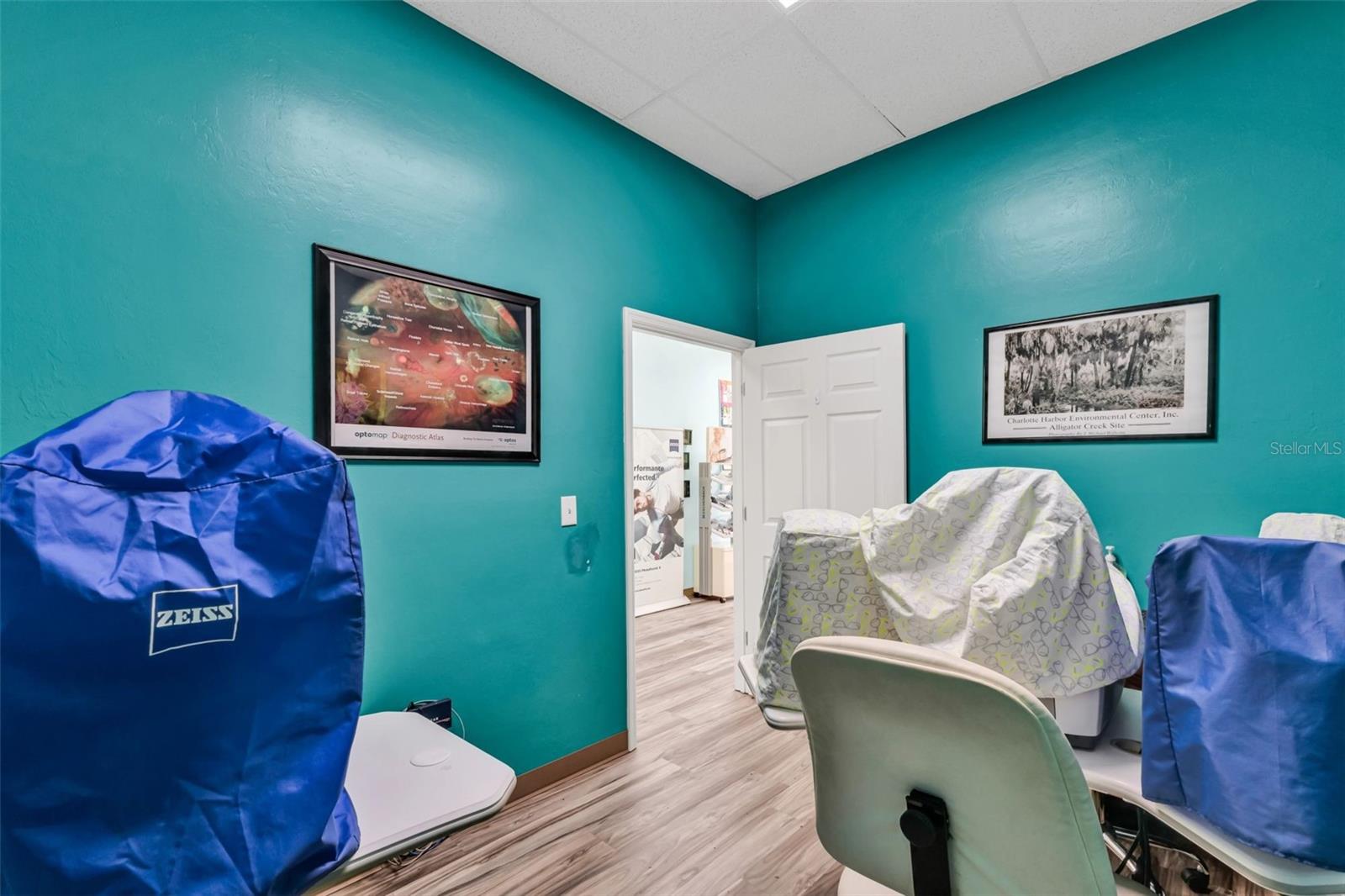 SANDHILL CROSSINGS - Commercial Lease