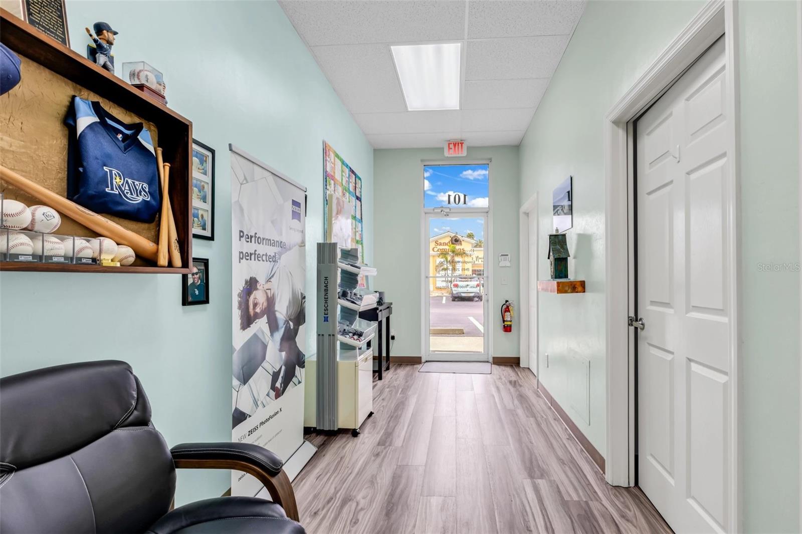 SANDHILL CROSSINGS - Commercial Lease