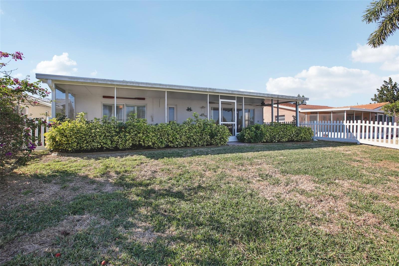 FLOR A MAR - Residential