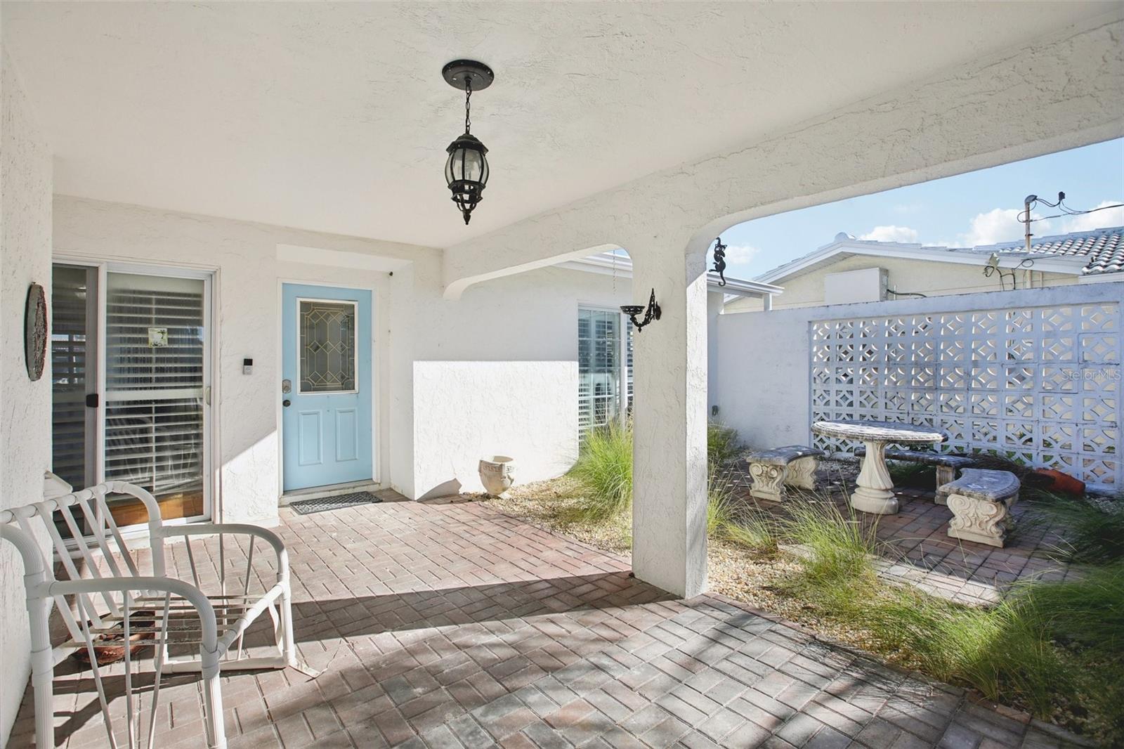 FLOR A MAR - Residential