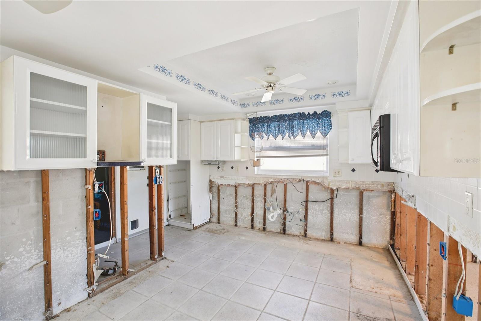 FLOR A MAR - Residential