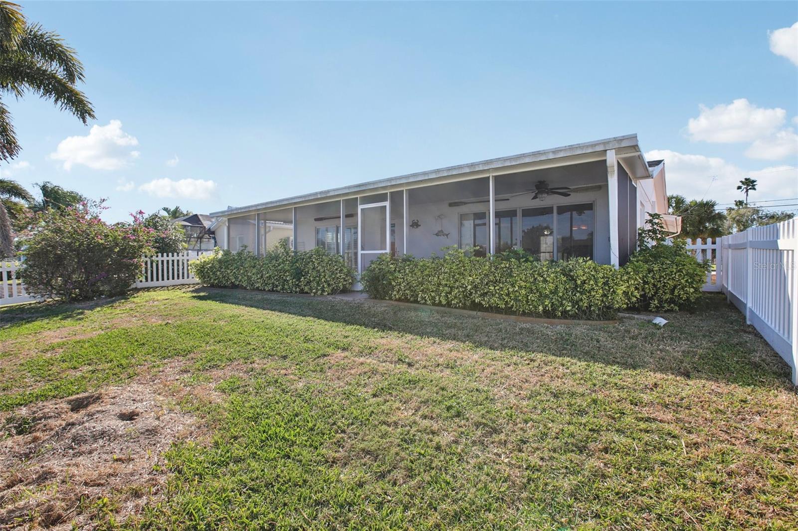 FLOR A MAR - Residential