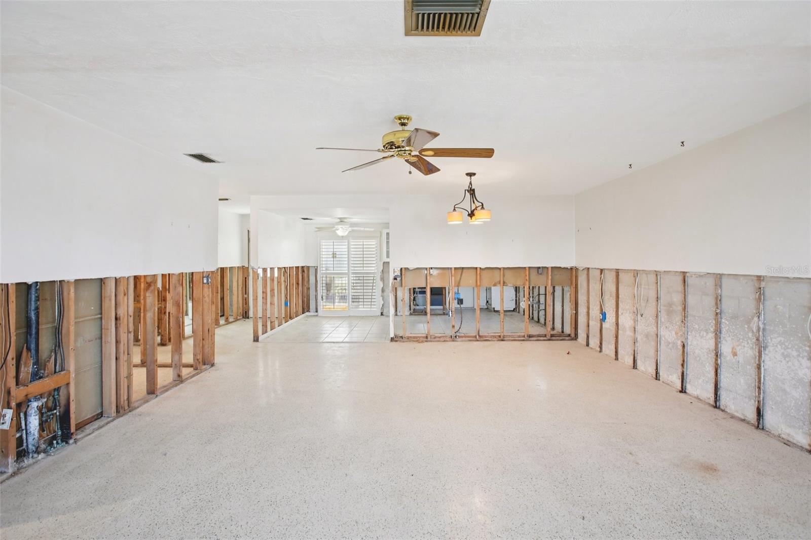 FLOR A MAR - Residential