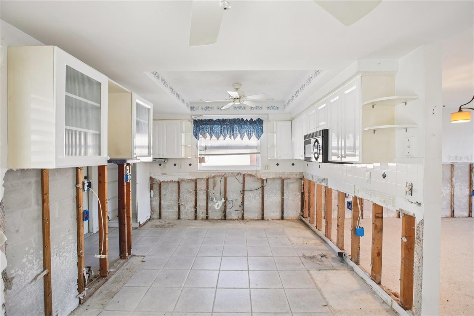 FLOR A MAR - Residential