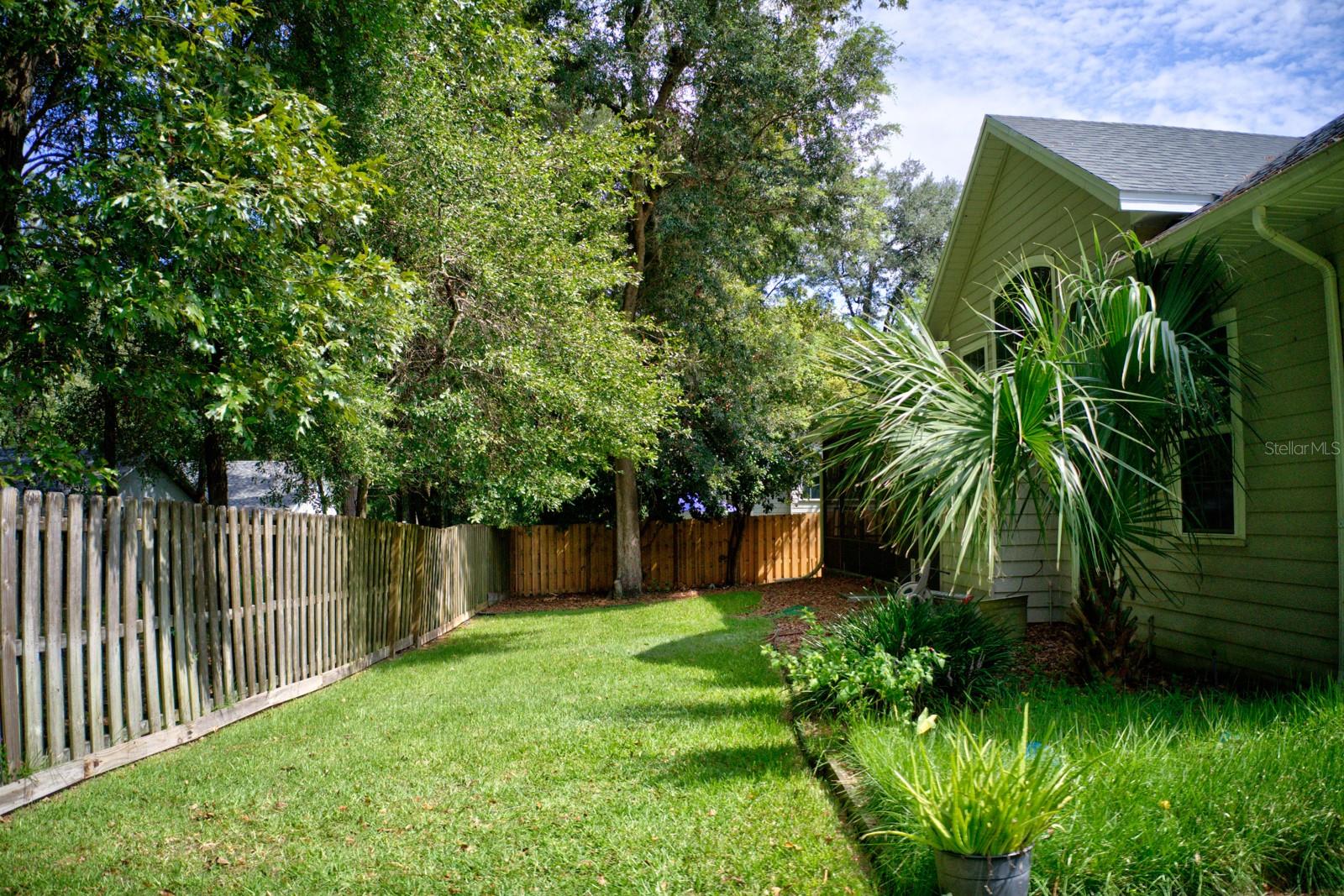 Photo 13 of 14 of 902 SW 88TH STREET house