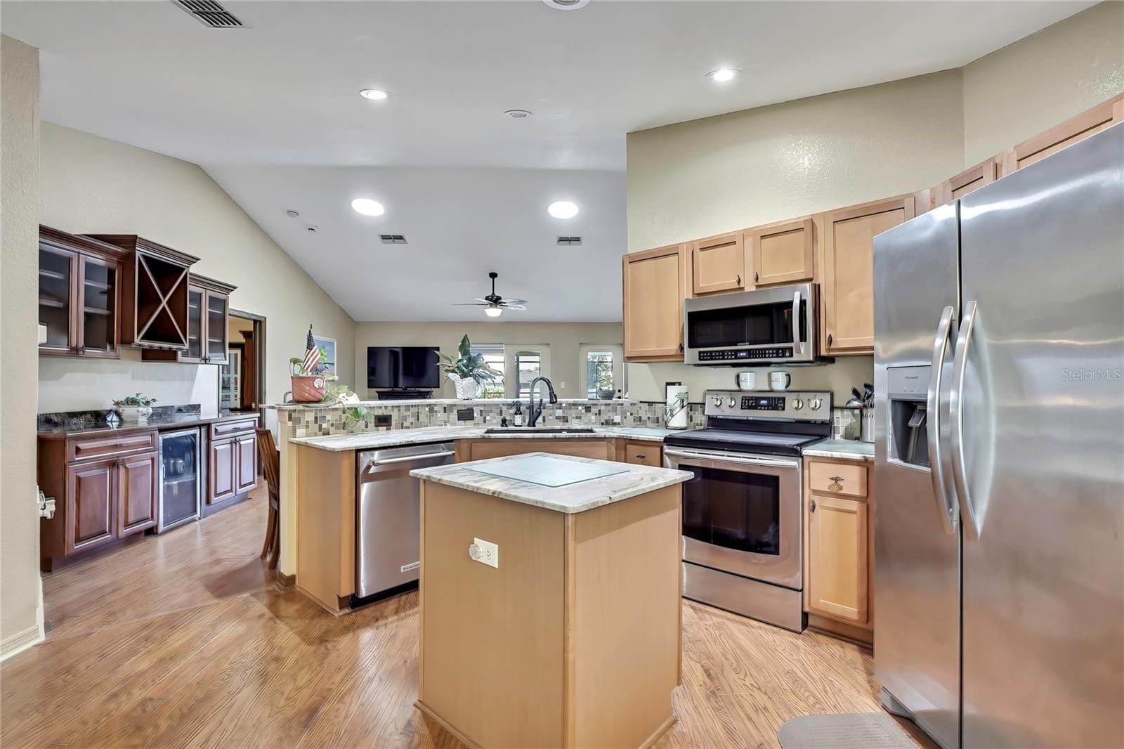 SHERMAN HILLS SEC 1 - Residential