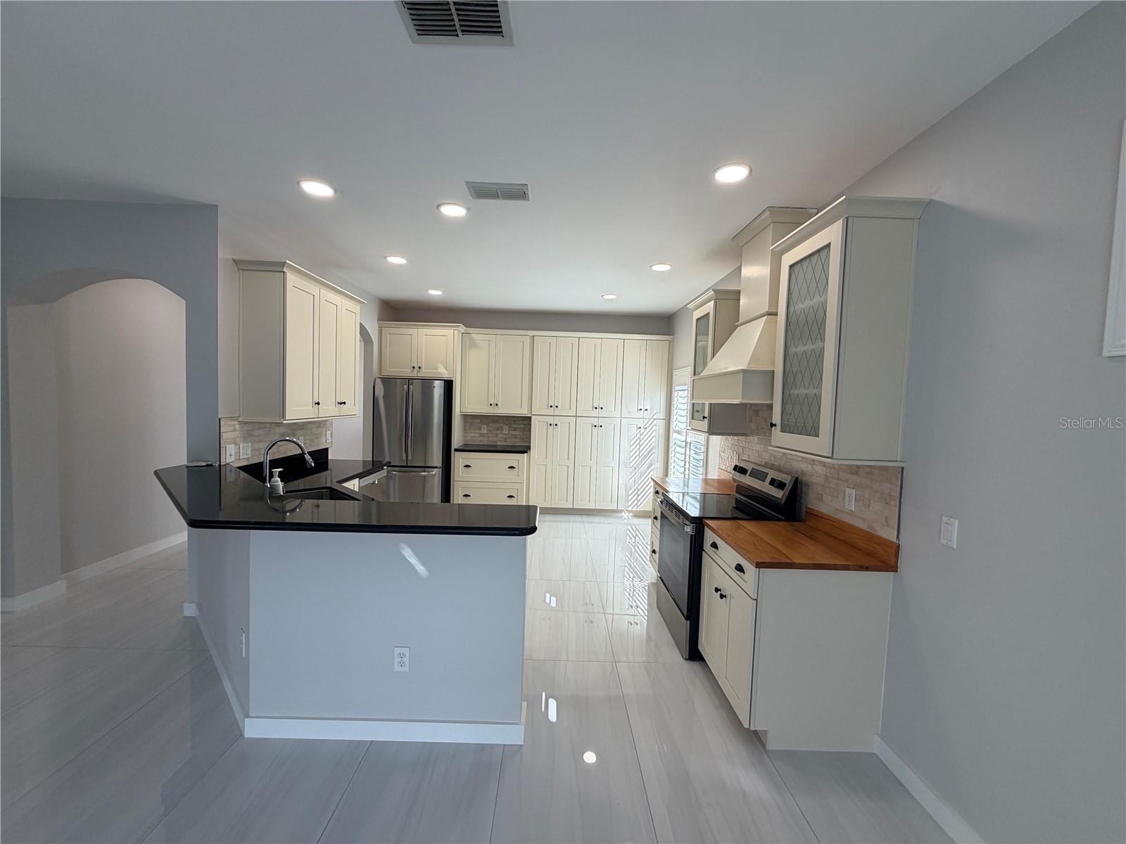 AVALON PARK VILLAGE 03 47/96 - Residential Lease